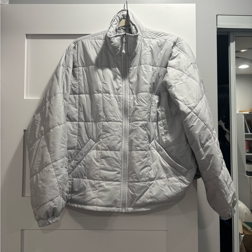 Aritzia TNA Venture Quilted Puffer Jacket
